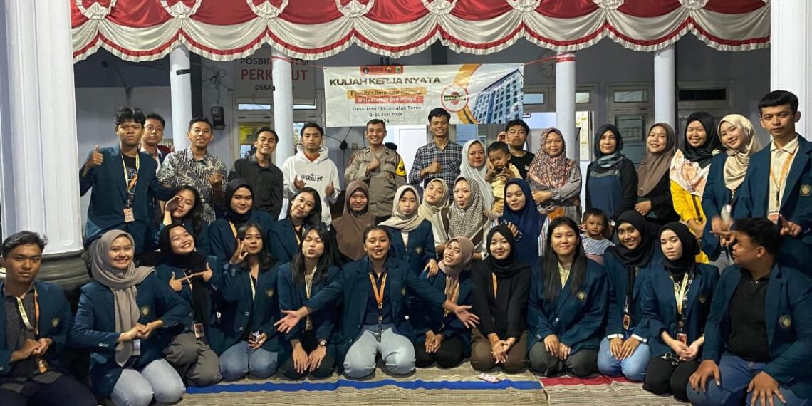 Inovasi Pelayanan KKN FIA UB di Balai Desa Permudah Akses Publik Desa Jeru