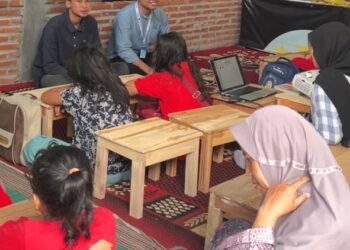 Mengajar Bersama Konco Meroda Hadir di Balearjosari