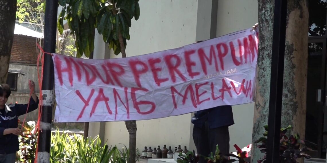 Feminis dan Anti Feminis Beradu Pandangan Dalam Diskusi UB