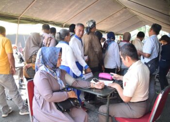 Ratusan Warga Serbu Pelayanan Kesehatan Gratis Sambut HUT TNI ke-79