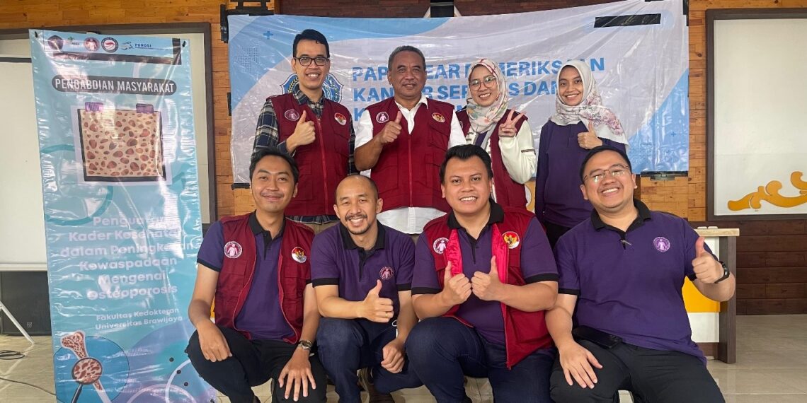 FK UB Sosialisasi Osteoporosis untuk Kader Kesehatan & Warga Desa Ngadas