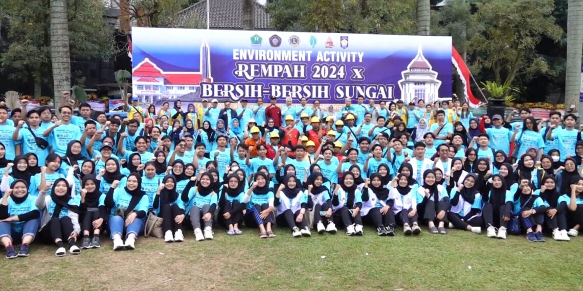 Aksi Bersih Sungai Brantas FT UB Libatkan 600 Relawan