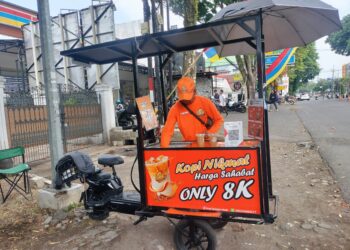 Kopi Gerobak Merakyat, Bawa Cita Rasa Kafe di Jalanan Malang