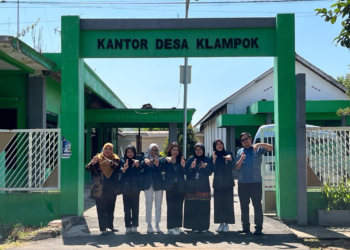 Dosen Departemen Ilmu Ekonomi FEB UB Kenalkan Teknologi AI untuk Naikkan Level UMKM Desa Klampok Kabupaten Malang