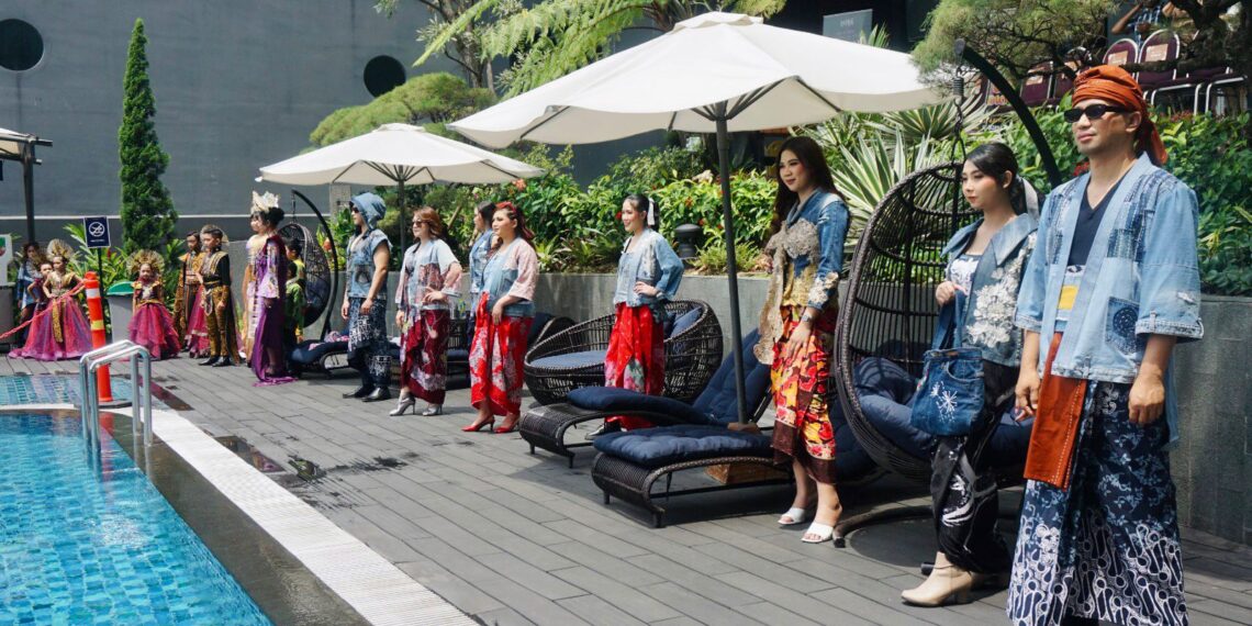 Grand Mercure Malang Hadirkan Nuansa Uni di Hari Batik Nasional