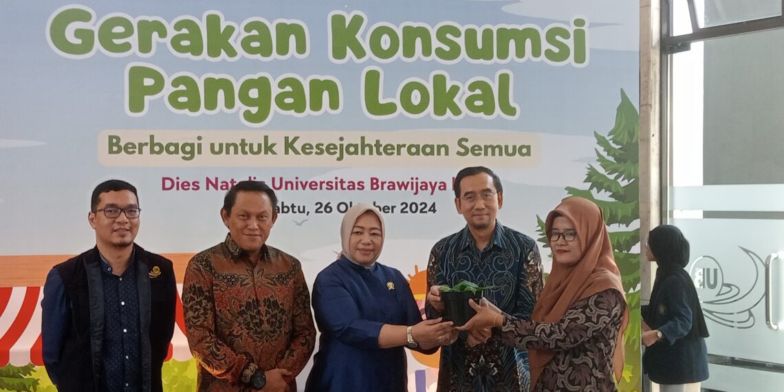 Gerakan Konsumsi Pangan Lokal, UB Bagikan Ribuan Bibit Ubi dan Cabai