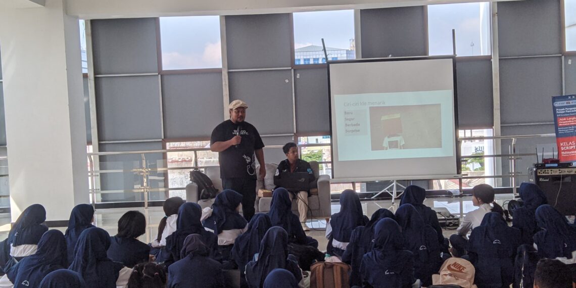 Kelas Kameramen SMP BSS Dorong Skill Film Berkarakter Pancasila
