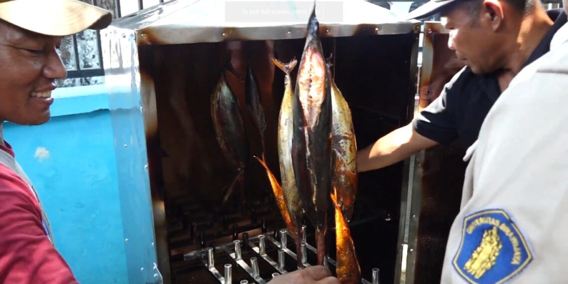 Inovasi Pengasapan Ramah Lingkungan Berdayakan Perempuan Desa Mlaten