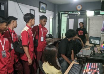 Edukasi Industri Media SMKN 1 Pasirian Belajar Langsung di UBMedcom