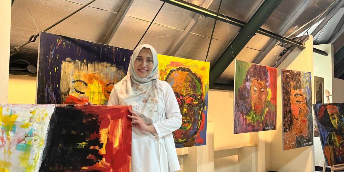 Dosen FKUB, Sulap Gudang Jadi Galeri Lukisan Estetik