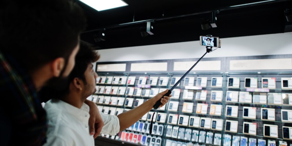 Stop Beli HP Baru! Begini Cara Smartphone Mengikat Konsumen