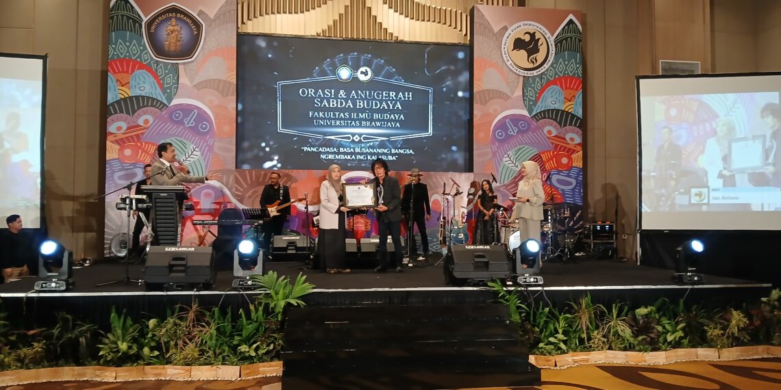 Apresiasi Karya dan Dedikasi, Berikut Penerima Anugerah Sabda Budaya FIB UB