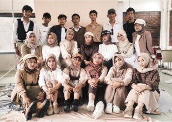 Ciptakan Kenangan Yearbook dengan Tema Unik