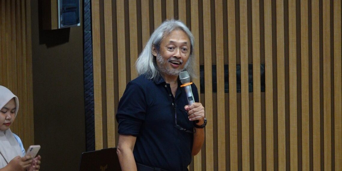 Seno Gumira Ajidarma Berikan Kuliah “Togelismus Urbaningrum” di UB