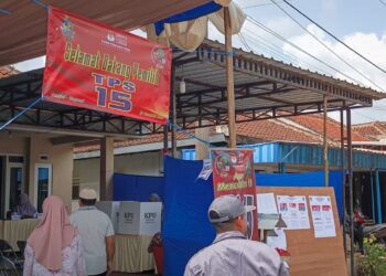 Warga Desa Dengkol Antusias Mengikuti Pemilihan Kepala Daerah di TPS 15