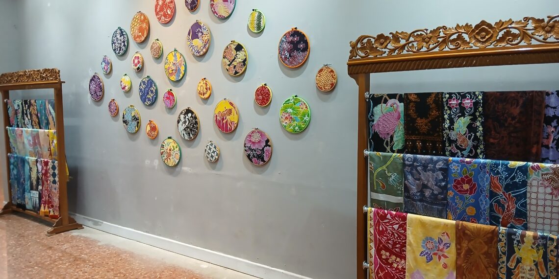 FIB UB Pamerkan Kreasi Batik Jawa Timur dalam Perspektif Seni Rupa Modern