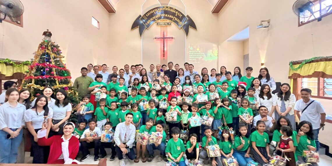 Kembali ke Bethlehem, Grand Mercure Malang Berbagi Kasih di GKJW Jemaat Gadang