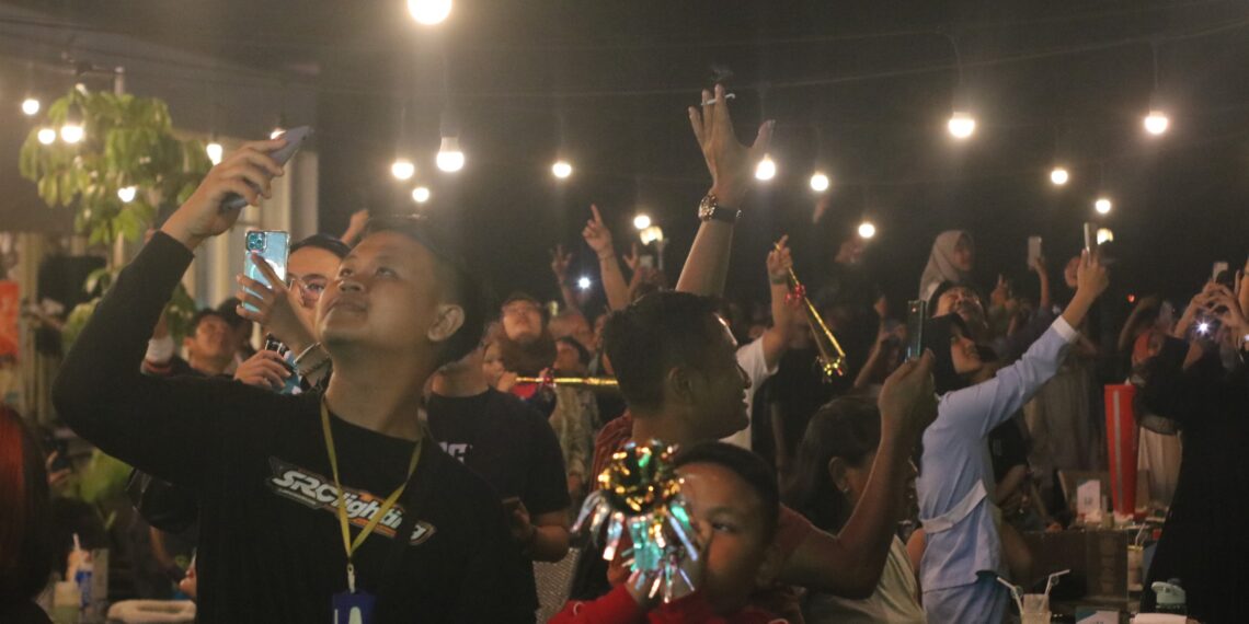 Neon Glow Party Sambut Tahun Baru di The 101 Malang OJ