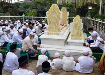 Tradisi Haul: Makna Mendalam Mengenang Ulama