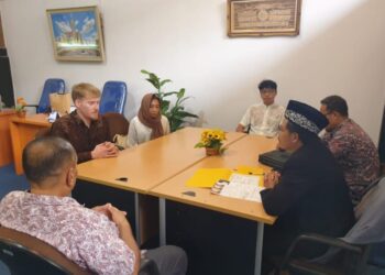 Mualaf Center MRP UB Bimbing Syahadat Warga Belanda