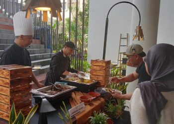 Spesial Breakfast Kambing Guling Habis dalam 15 Menit