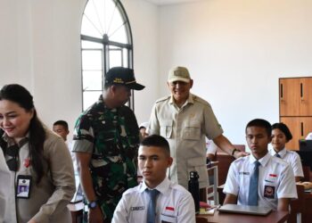 Danrem 083/Bdj Dampingi Kunker Menhan RI di SMA Taruna Nusantara dan PT. Pindad Turen