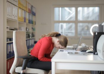 Detoks Digital: Rahasia Menemukan Kedamaian di Tengah Hiruk Pikuk Teknologi