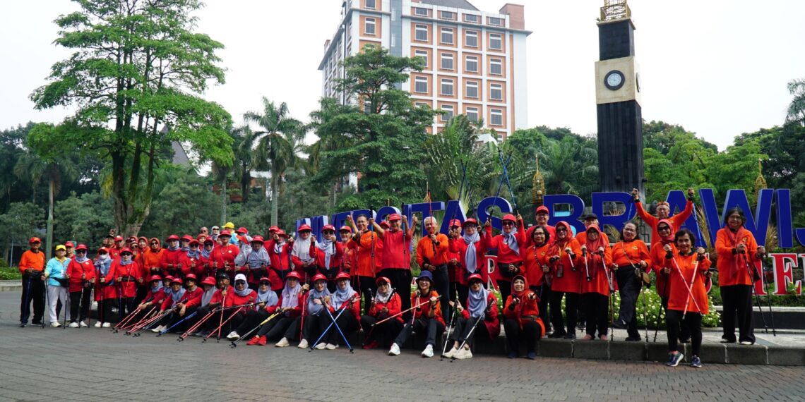 Budayakan Gaya Hidup Sehat, Fapet UB Gelar Latihan Jalan Nordik
