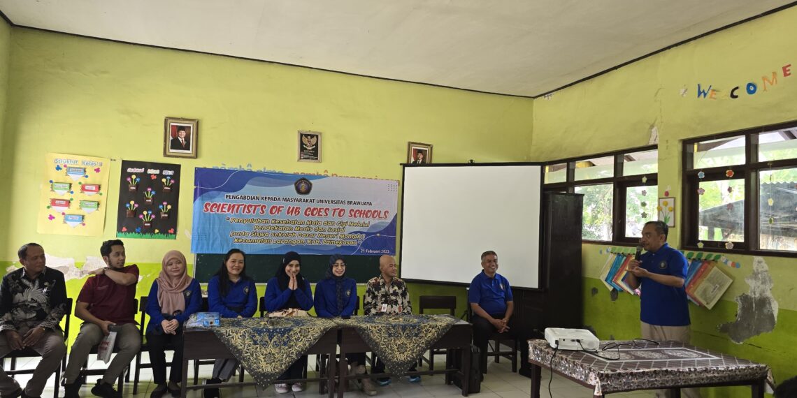 Dosen UB Sosialisasi Kesehatan dan Digitalisasi Bumdes di Pamekasan