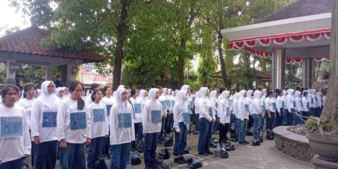 FT UB Berangkatkan 1.185 Mahasiswa Mengabdi ke Desa Kucur