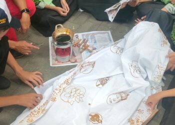 P5 SMPN 3 Malang Lestarikan Batik Topeng Malangan