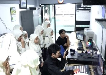 SD Muslim Cendekia Batu Kunjungi UBMedcom: Belajar Teknologi dan Percaya Diri