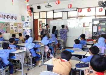 SD BSS Bangun Karakter Anak Melalui Parenting Class