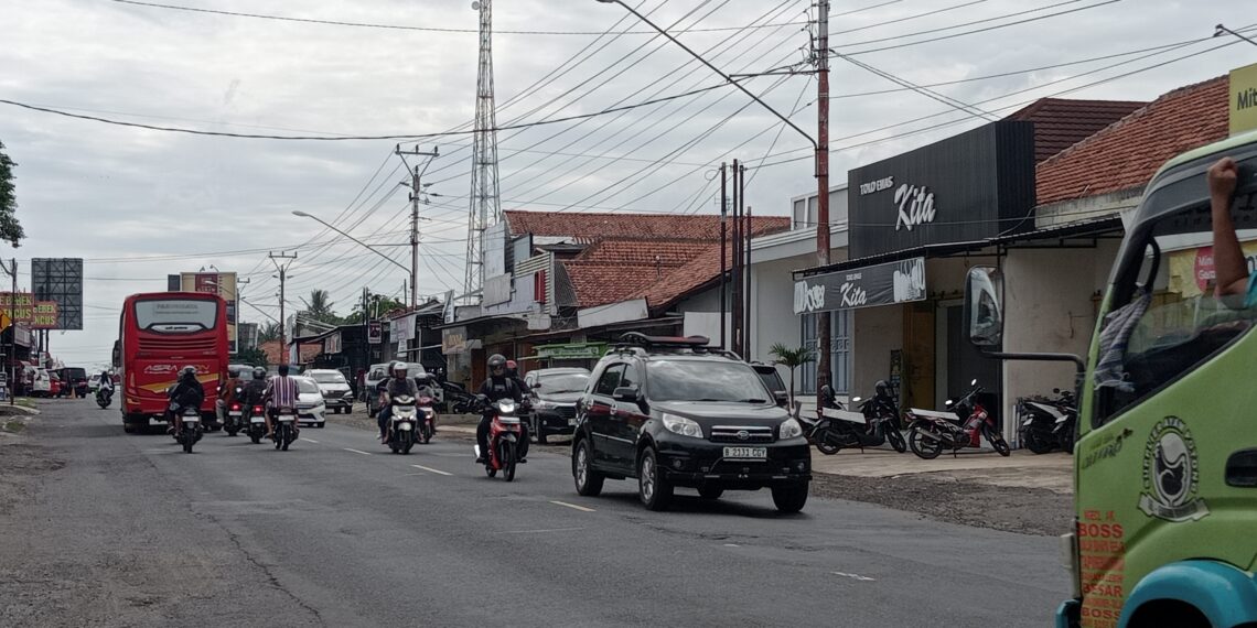 Pemudik Turun, Arus Lalin Tambak Landai Lancar