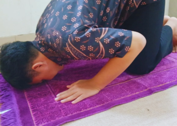 Sholat Khusyu’ : Kunci Utama Solusi Hidup