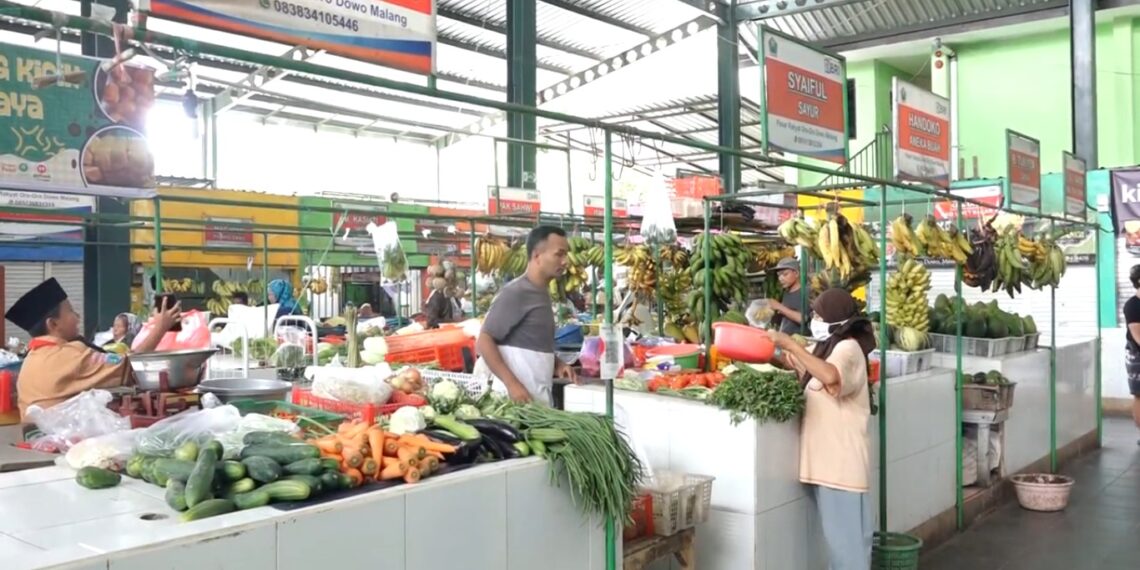 Harga Bahan Pokok di Pasar Oro-Oro Dowo Merangkak Naik