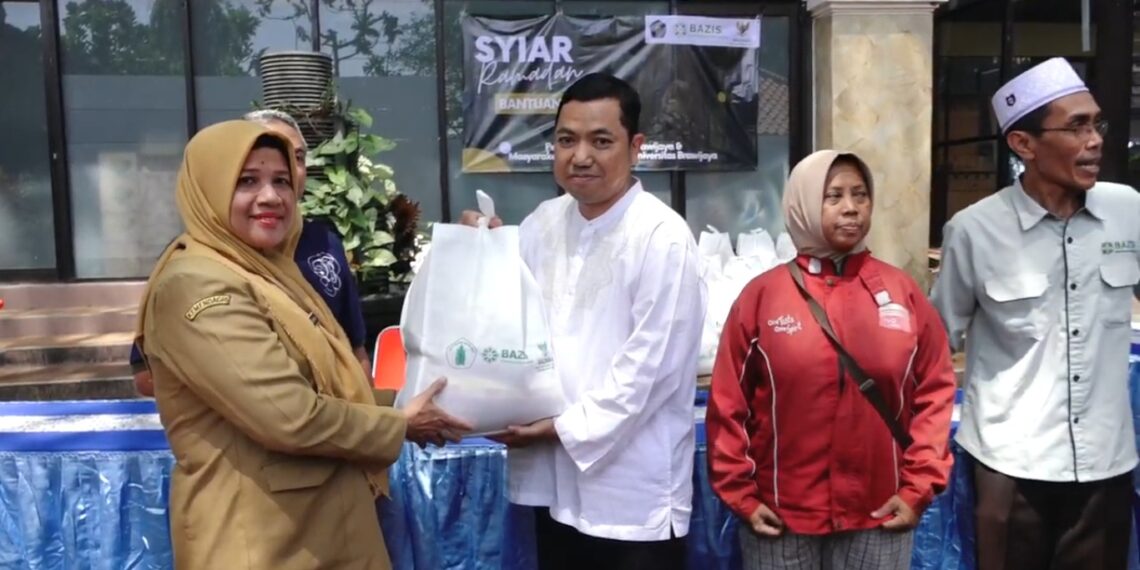 Bazis UB Salurkan Bantuan Sembako Ramadan