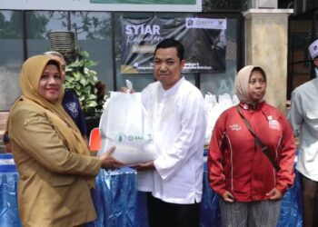 Bazis UB Salurkan Bantuan Sembako Ramadan