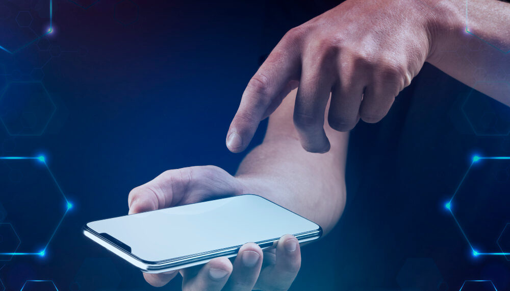 Komdigi Dorong Migrasi eSIM untuk Tekan Penipuan Digital