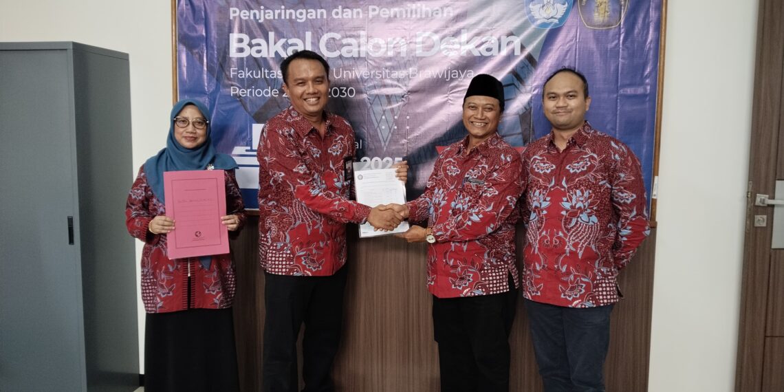 Prof. Sholichin Jadi Pendaftar Pertama Pildek FT UB 2025