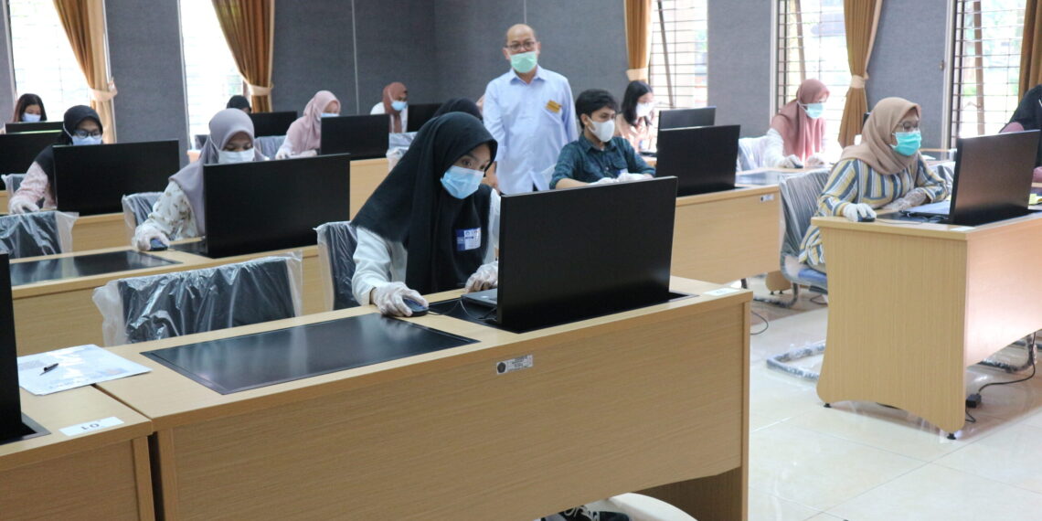 Ratusan Ribu Peserta Ikuti UTBK SNBT 2025, Jangkau Pelosok Negeri