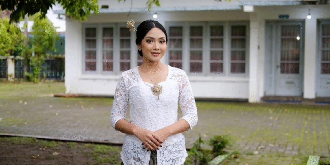 5 Model Kebaya Kartini Brokat Modern