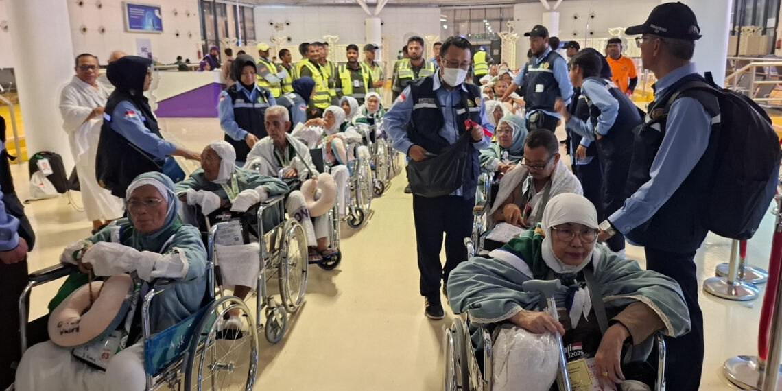 Fasilitas Ramah Lansia di Bandara Jeddah Permudah Jemaah Haji