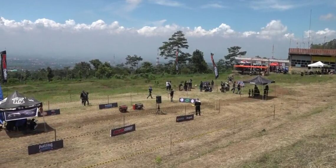 Flattrack Vespa Warnai Semangat Halalbihalal