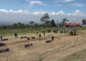 Flattrack Vespa Warnai Semangat Halalbihalal