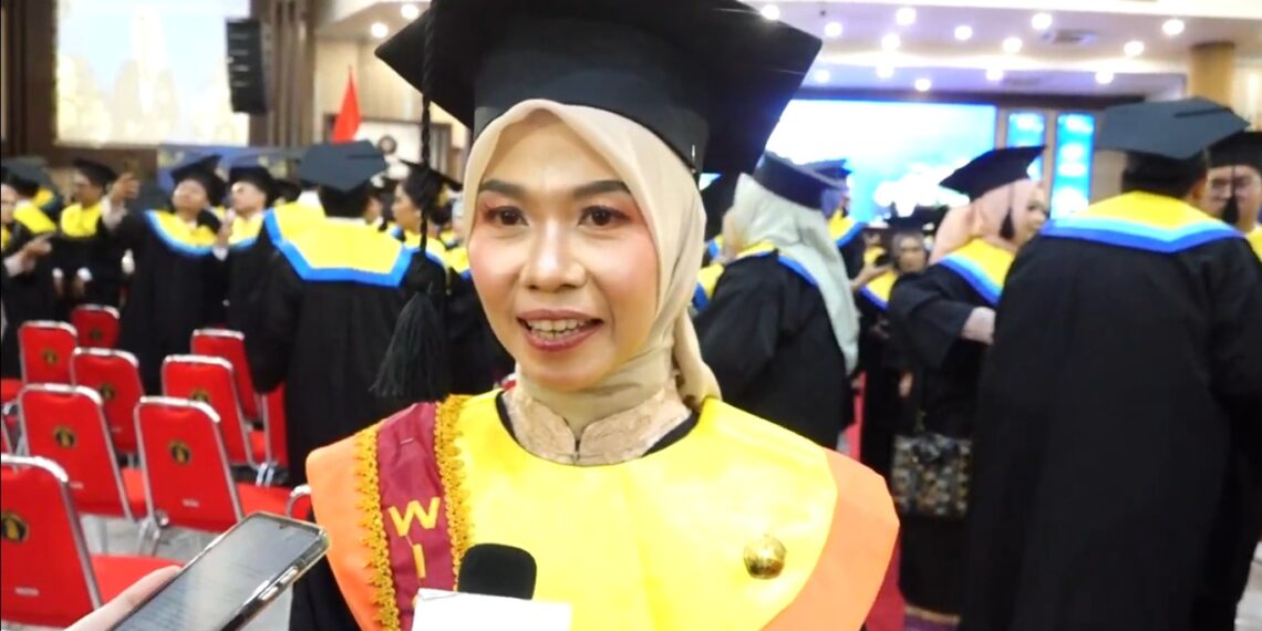 Angkat Pemberdayaan Etnis Tionghoa Antarkan Dr. Sujadmi jadi Lulusan Terbaik UB