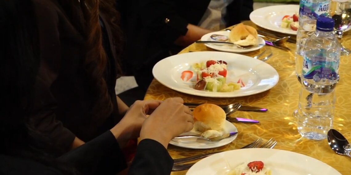 HI UMM Bekali Etika Makan Diplomatik Penuhi Kurikulum Pratikum