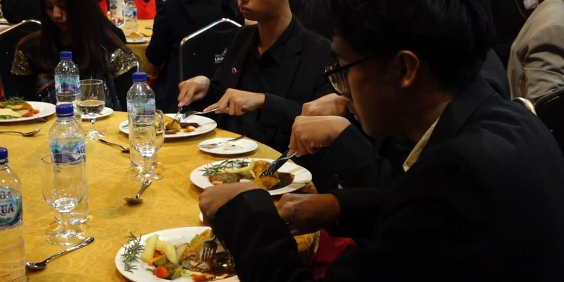 Rayz Hotel Latih Table Manner Mahasiswa HI UMM