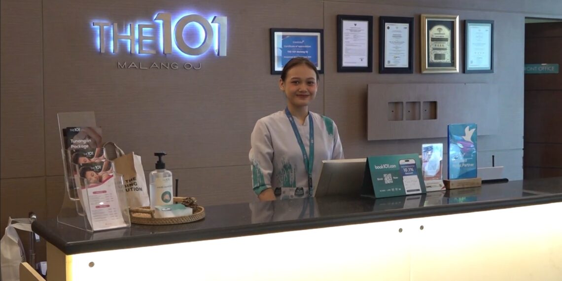 Joy Full Holiday Meriahkan 101 OJ Hotel Malang