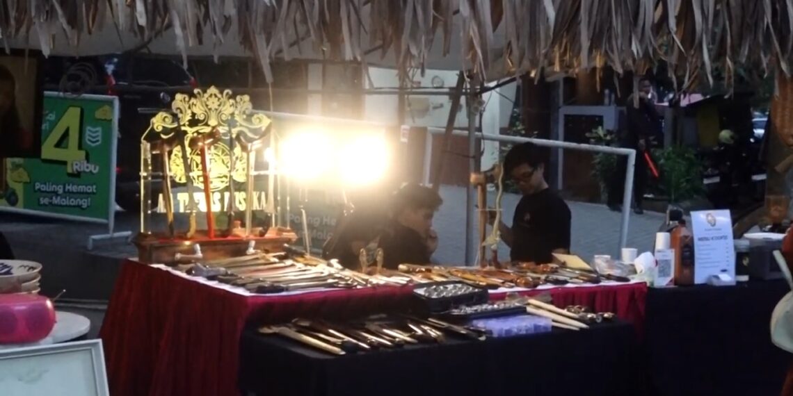 Pengrajin Pusaka Malang Djadoel Hidupkan Warisan Budaya Nusantara